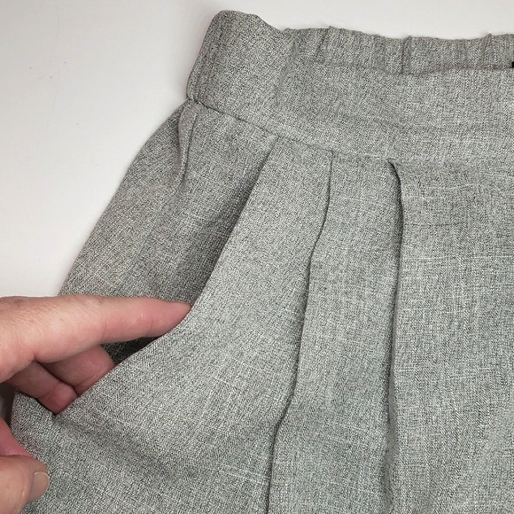 Karen Kane Cropped Pants Size M Lightweight Gray Elastic Waist High Rise Pockets - Picture 7 of 10